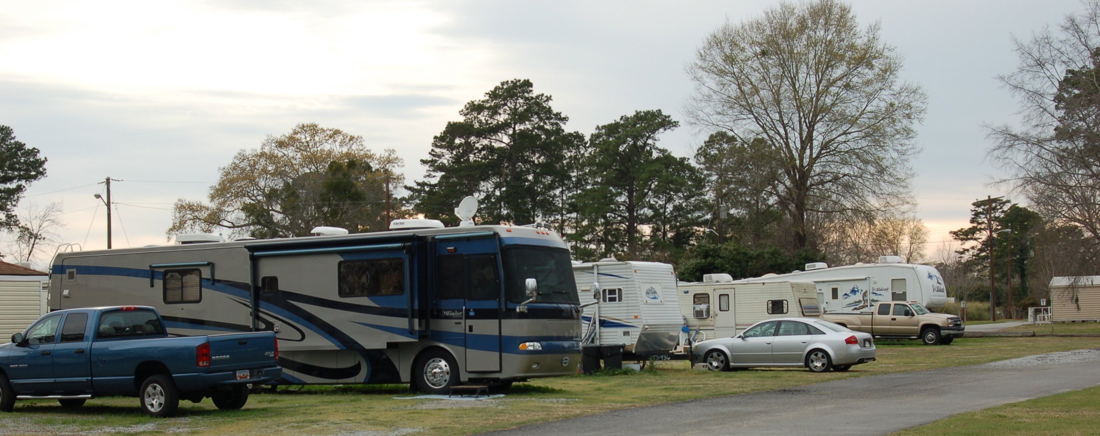 Large motorcoach on a Sunshine R.V. Park site
